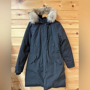Women’s Black Canada Goose Kensington jacket. Size 2XL.